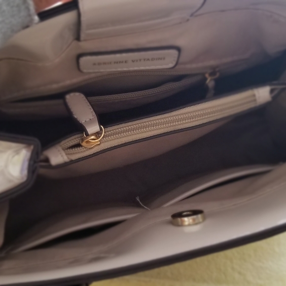 Adrienne Vittadini Crossbody - Picture 5 of 10